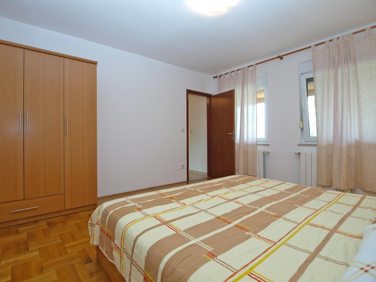 Alma 1600 Pola